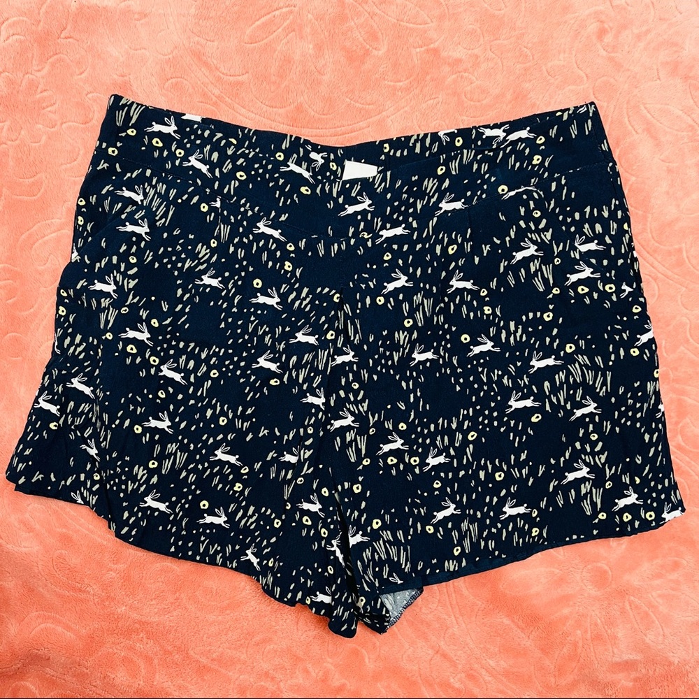 NWOT Disney White Rabbit pattern shorts